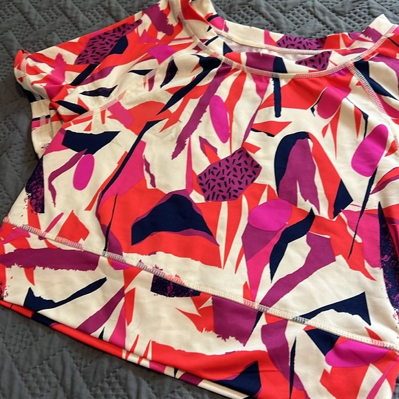 J Dow Fitness : Cropped Athletic Tee - Large - Picture 2 of 7